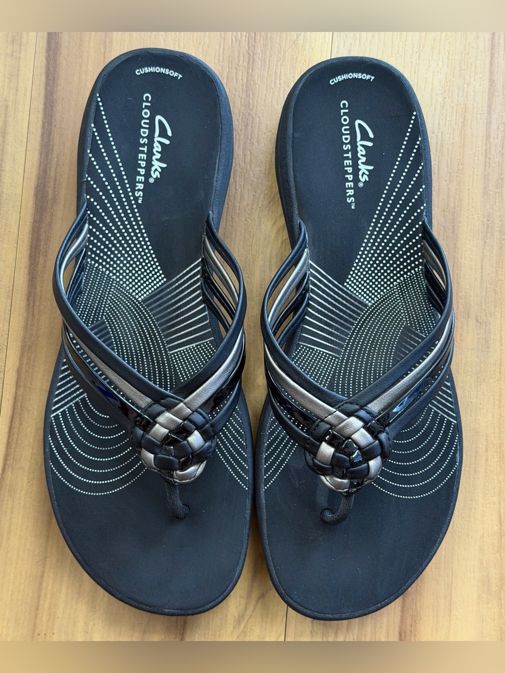 Clarks Black Woven Strap Cloudsteppers Toe-Post Sandals - Size 10